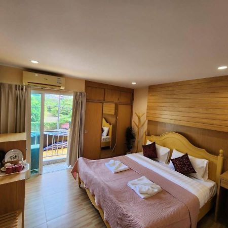Alaita Hostel Patong Exteriér fotografie